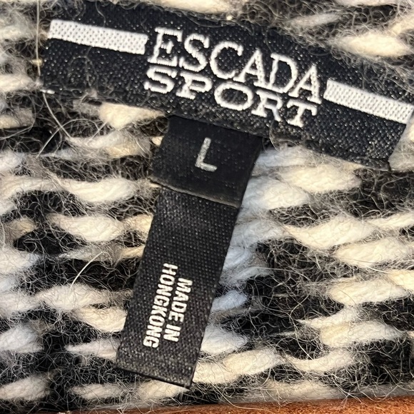 ESCADA SPORT Chunky Knit sweater LARGE Wool Angora Black & white V-neck - Picture 2 of 8